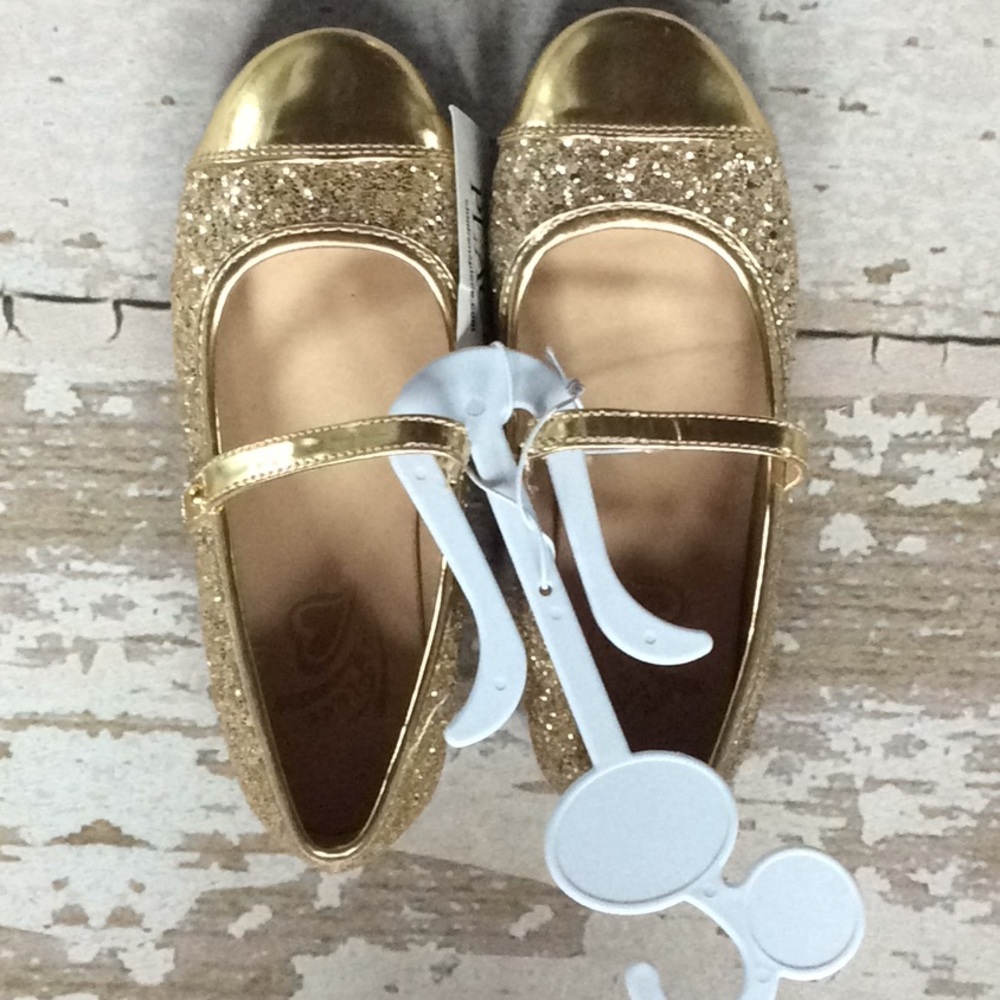 Place Gold Sparkly Shoes